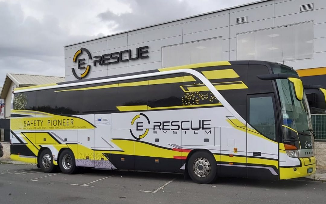 Vestimos el primer autobús salvavidas del mundo el E-Rescue