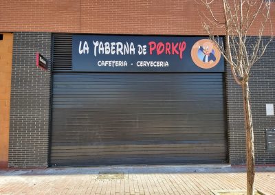 La Taberna de Porky-Rótulo Corpóreo